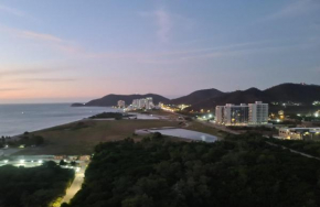 Suite con Jacuzzi, Playa, vista al mar, reserva natural, montaña
